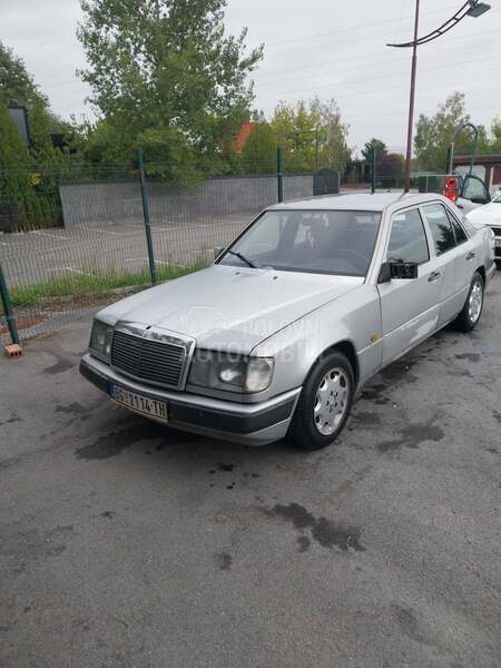 Mercedes Benz E 124 e200