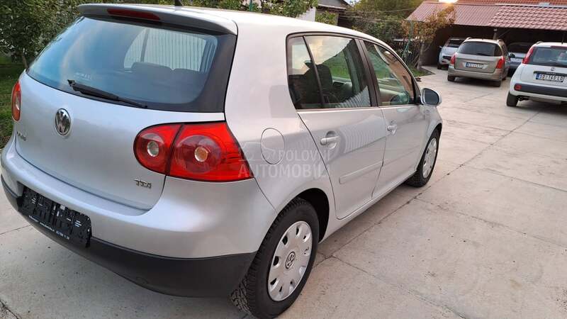Volkswagen Golf 5 1.9tdi  77kv
