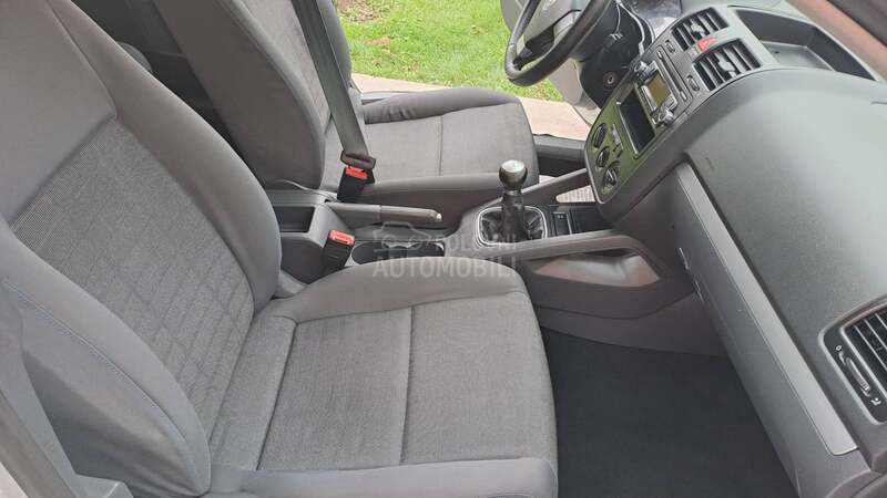 Volkswagen Golf 5 1.9tdi  77kv