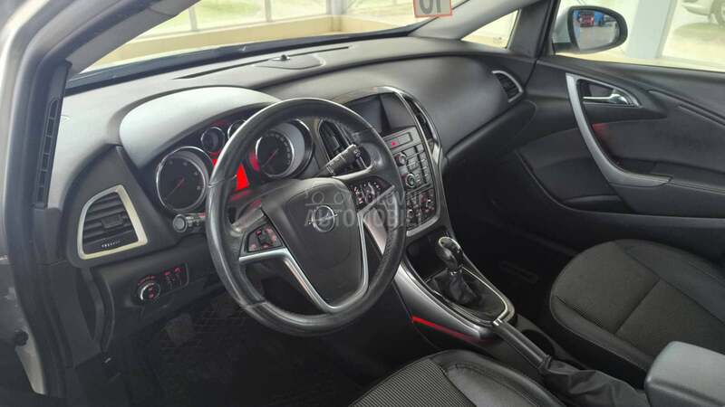 Opel Astra J 1.7 Cosmo