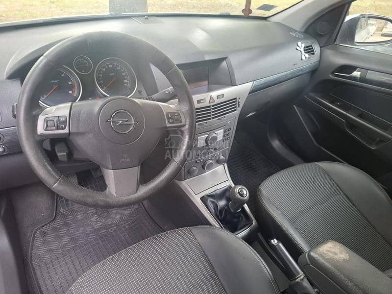 Opel Astra H 