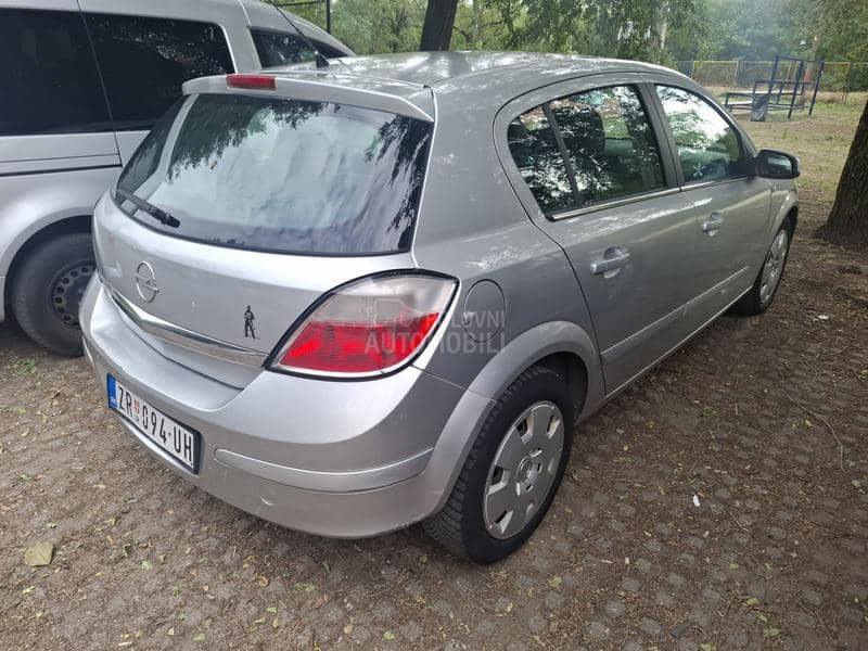 Opel Astra H 