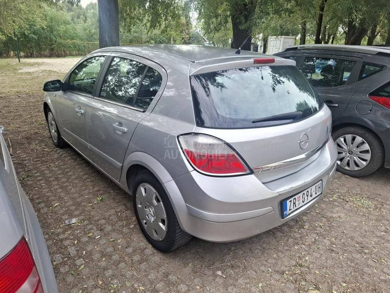 Opel Astra H 