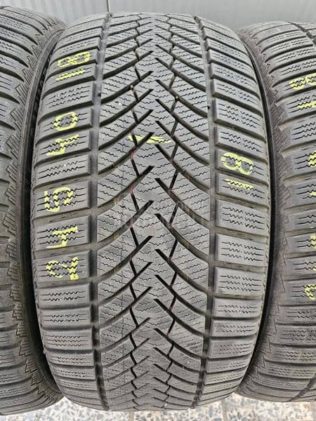 Semperit 245/40 R18 Zimska