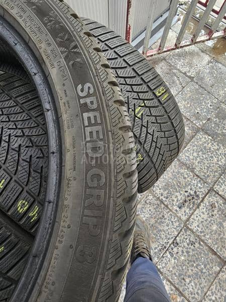 Semperit 245/40 R18 Zimska