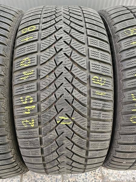 Semperit 245/40 R18 Zimska