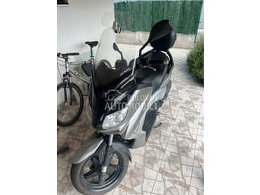 Yamaha x max 250