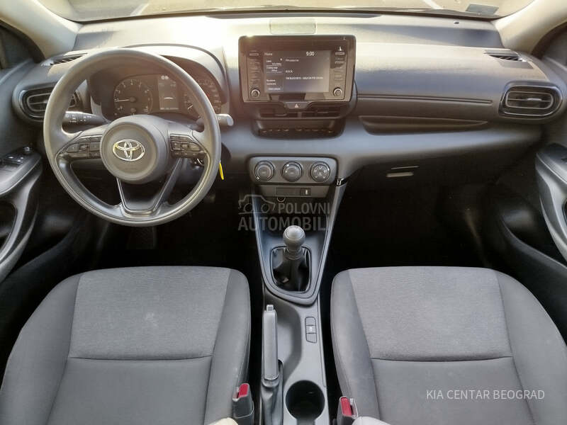 Toyota Yaris 1.0 LUNA M/T