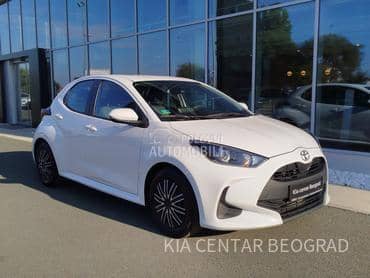 Toyota Yaris 1.0 LUNA M/T