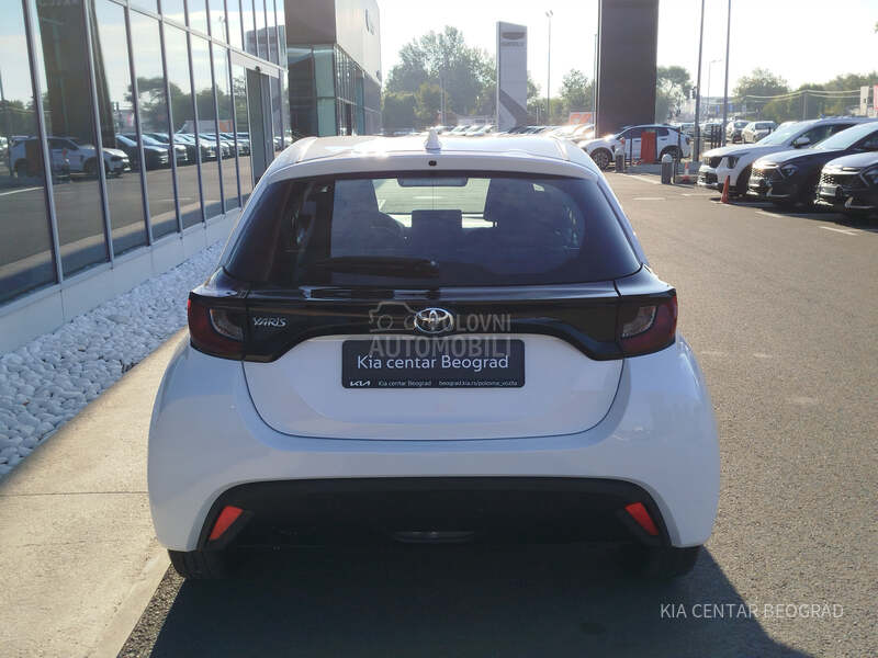 Toyota Yaris 1.0 LUNA M/T