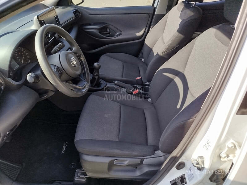 Toyota Yaris 1.0 LUNA M/T