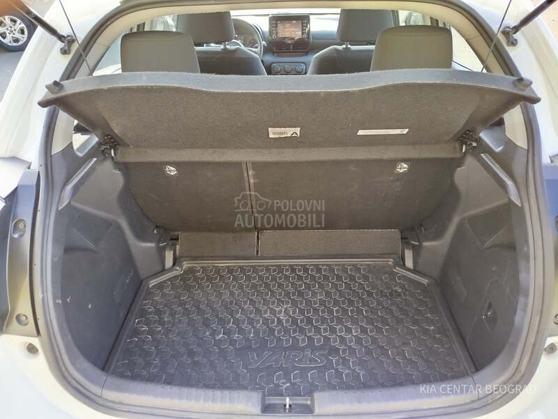 Toyota Yaris 1.0 LUNA M/T