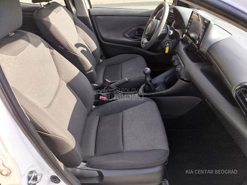 Toyota Yaris 1.0 LUNA M/T
