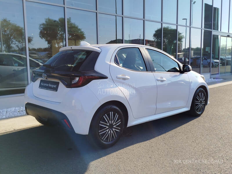 Toyota Yaris 1.0 LUNA M/T