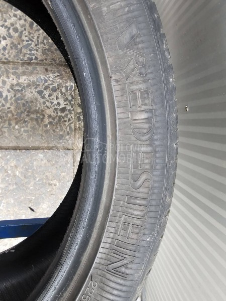 Vredestein 225/45 R18 Letnja