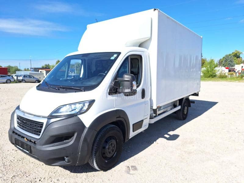 Peugeot Boxer kamion furgon rampa