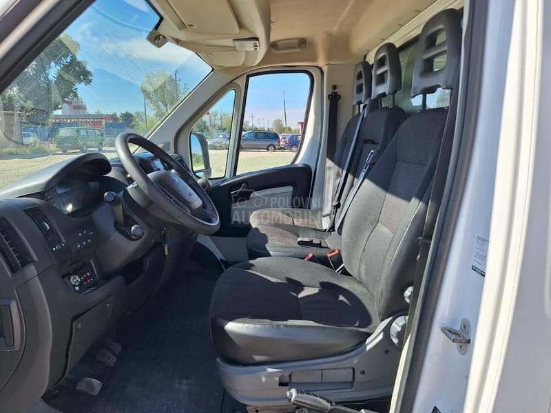 Peugeot Boxer kamion furgon rampa