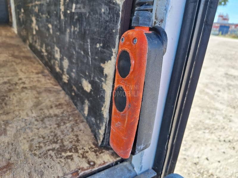 Peugeot Boxer kamion furgon rampa