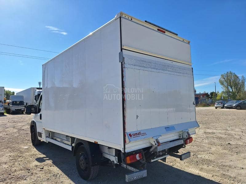 Peugeot Boxer kamion furgon rampa