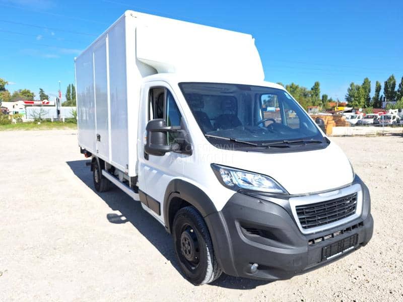 Peugeot Boxer kamion furgon rampa