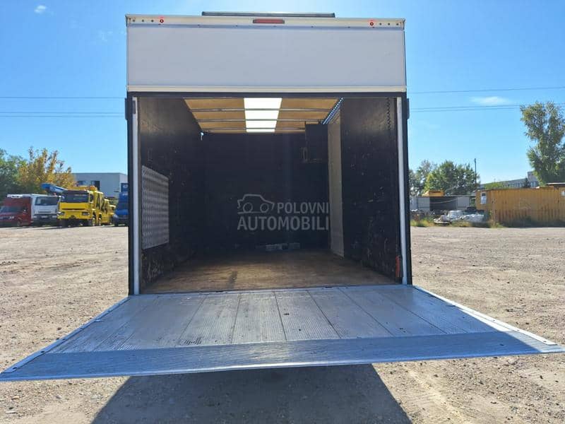 Peugeot Boxer kamion furgon rampa