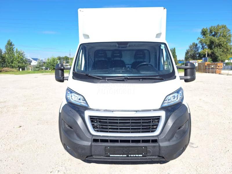 Peugeot Boxer kamion furgon rampa