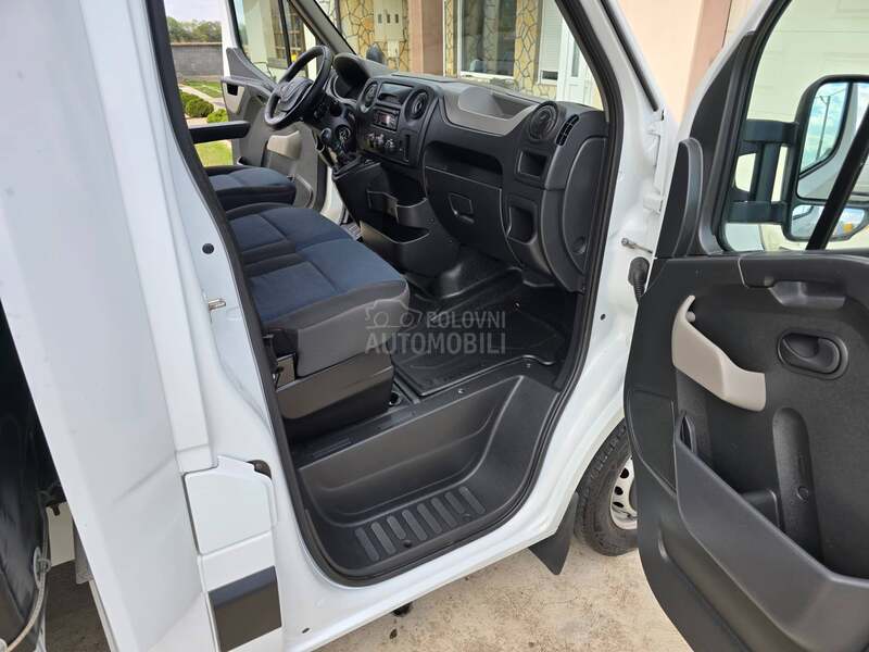 Renault Master RAMPA  CERADA KLIMA  5M