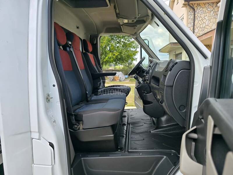 Renault Master RAMPA  CERADA KLIMA  5M