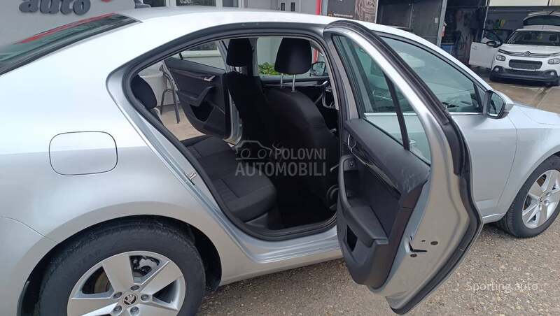  Octavia 1.6 TDI STYLE