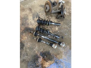 Audi Q3 -  kompletan auto u delovima