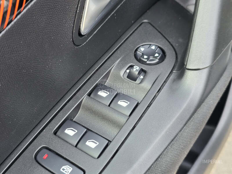 Peugeot 2008 1.2 B
