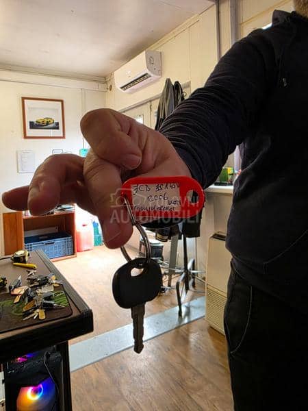 JCB JS 145W bager točkaš