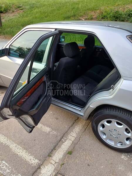 Mercedes Benz W124 E 200