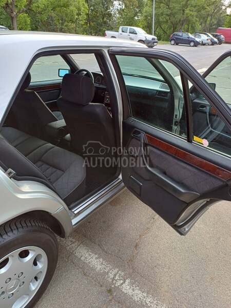 Mercedes Benz W124 E 200