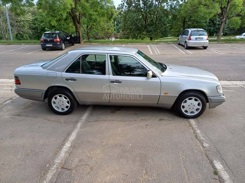 Mercedes Benz W124 E 200