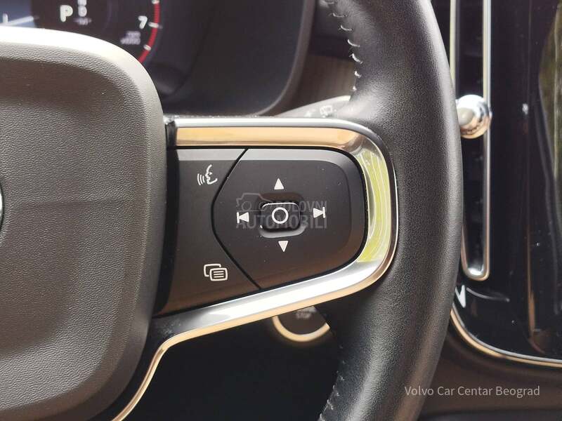 Volvo XC40 T3 MOMENTUM PRO A/T