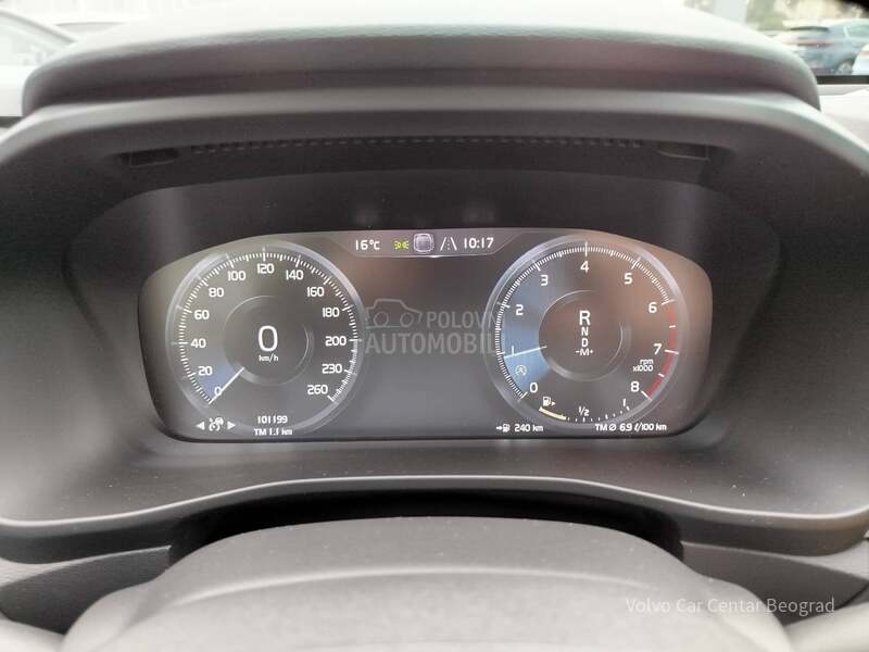 Volvo XC40 T3 MOMENTUM PRO A/T