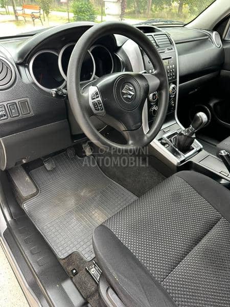 Suzuki Grand Vitara  Suzuki Grand Vitara