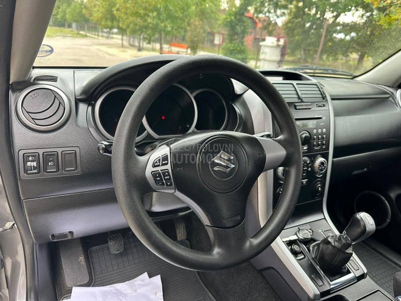 Suzuki Grand Vitara  Suzuki Grand Vitara