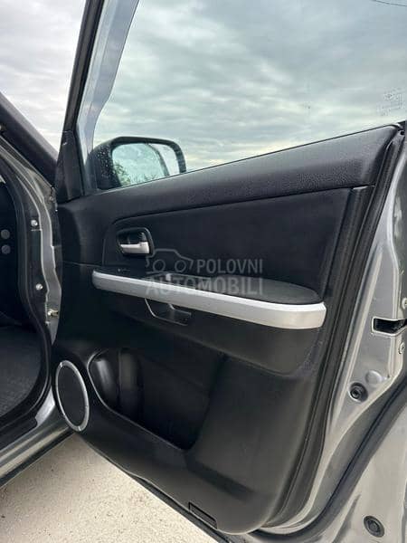 Suzuki Grand Vitara  Suzuki Grand Vitara