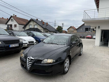 Alfa Romeo GT S.A.M.O.K.E.Š
