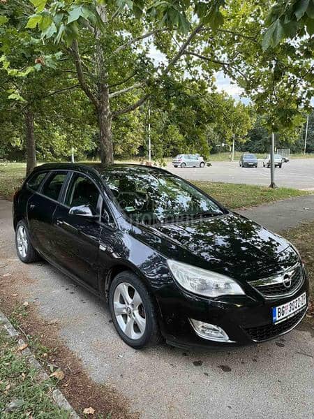 Opel Astra J 