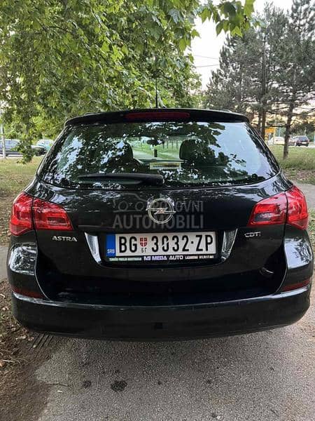 Opel Astra J 