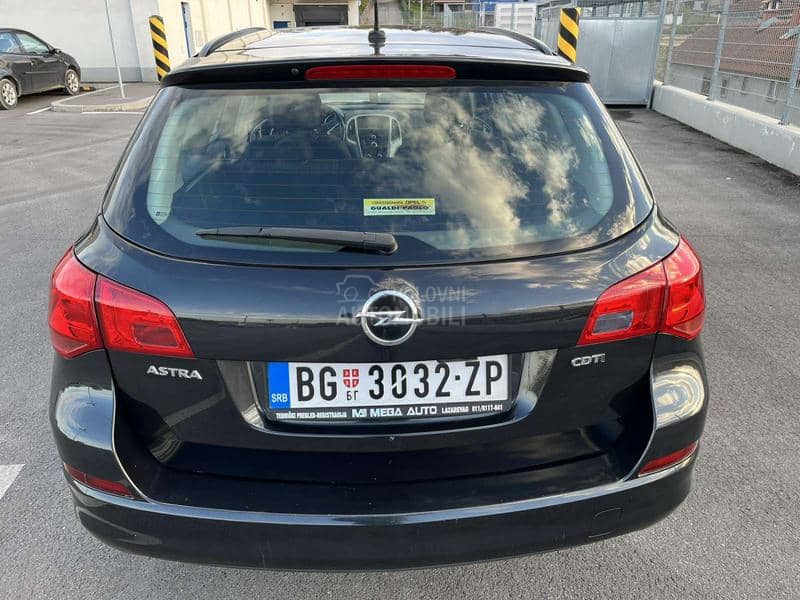 Opel Astra J 