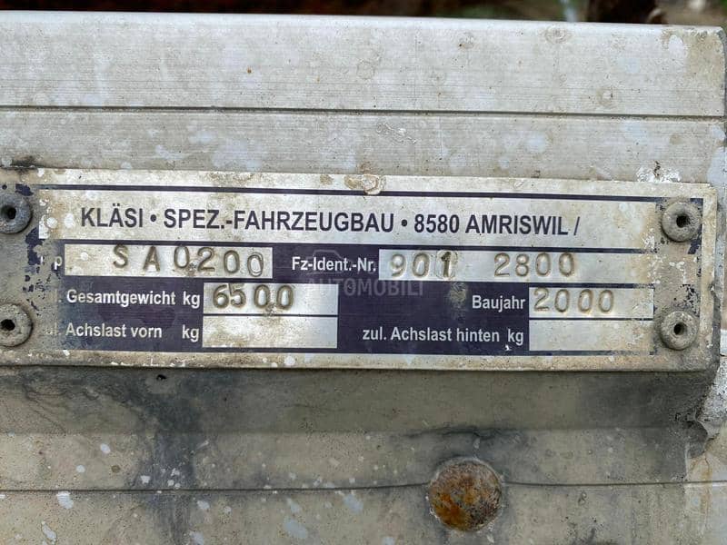 KLASI prikolica oštećen