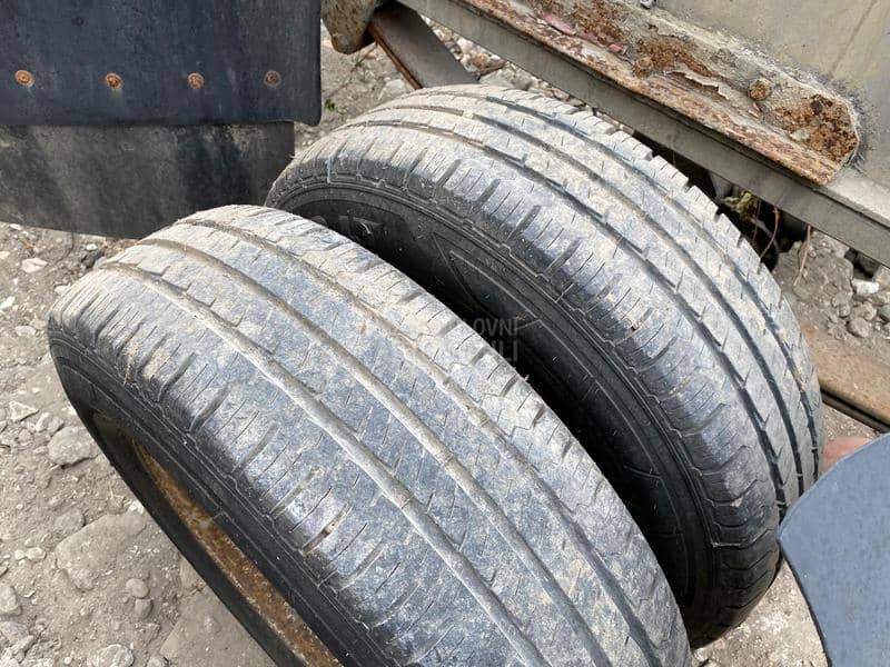 KLASI prikolica oštećen