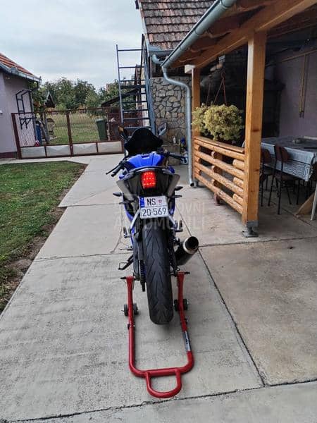 Yamaha r125 HITNO