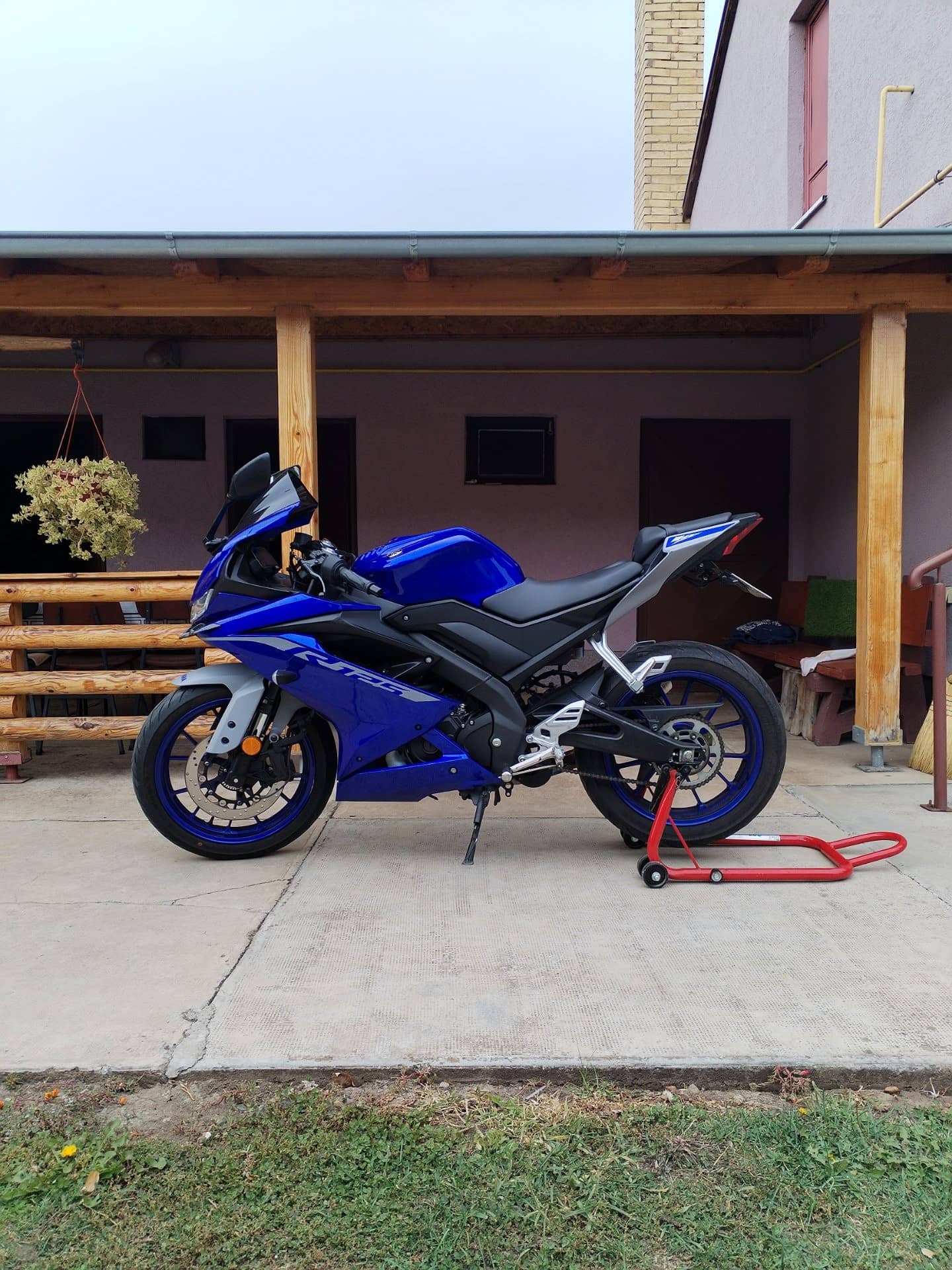 Yamaha r125 HITNO