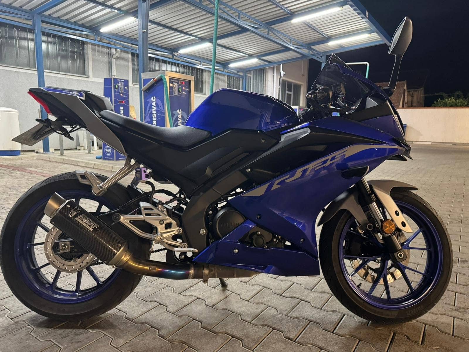 Yamaha r125 HITNO