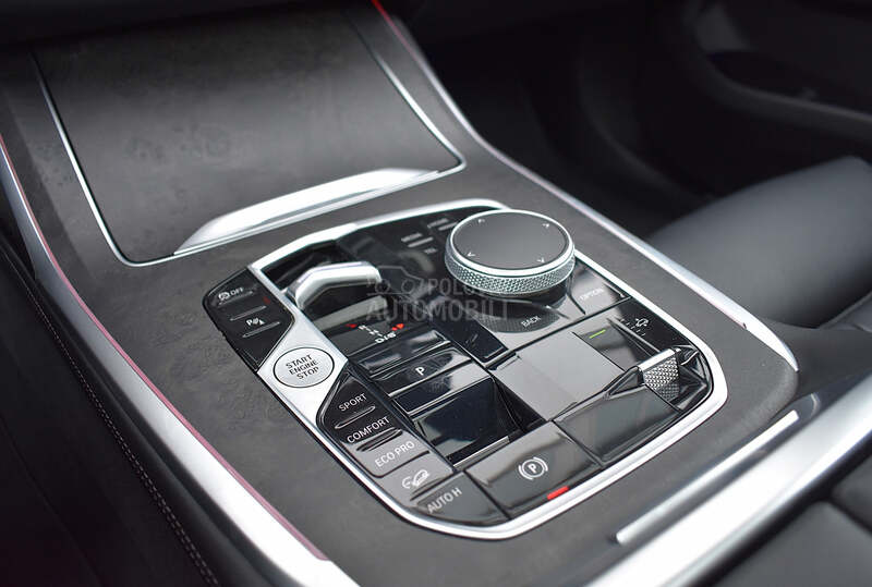BMW X7 40d xDrive M paket